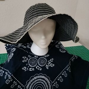 Capelli of New York Black and Cream Floppy Hat